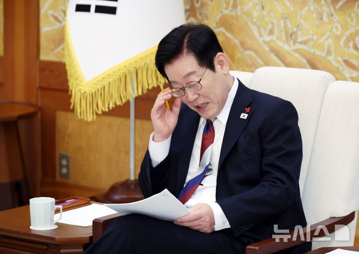 李 '靑 첫 일정'은 지하벙커 위기관리센터 점검…여민관서 집무 시작(종합2보)