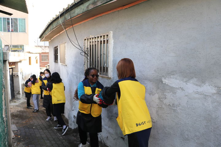  *재판매 및 DB 금지