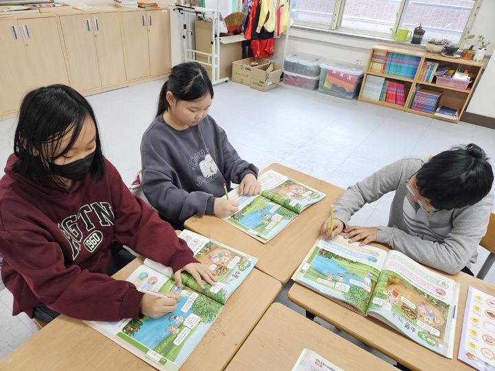  *재판매 및 DB 금지