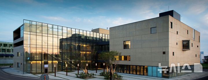 명필름아트센터, 내년 2월 문 닫는다…개관 11년만