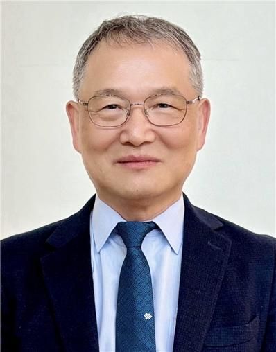 [대전=뉴시스] 국제핵융합실험로(ITER) 경영자문위원회 신임 의장으로 선임된 핵융합연구원 이현곤 전문위원.(사진=핵융합연구원 제공) *재판매 및 DB 금지