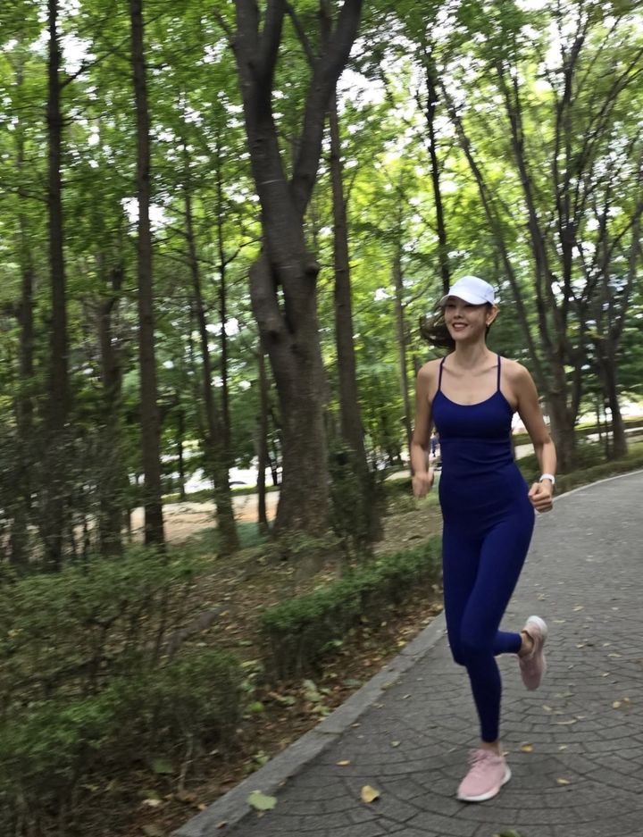 [서울=뉴시스] 모델 겸 방송인 한혜진. (사진=한혜진 인스타그램 캡처) 2025.12.30. photo@newsis.com *재판매 및 DB 금지