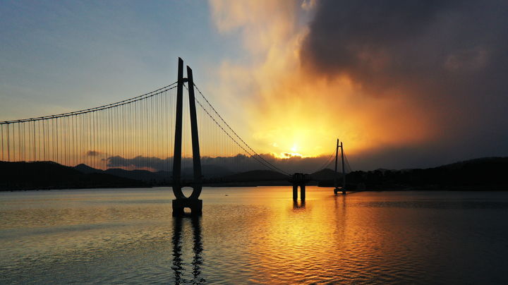 [논산=뉴시스]논산 탑정호 일출. 2025. 12. 30 photo@newsis.com *재판매 및 DB 금지