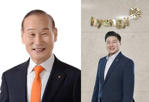 패션그룹형지 최병오 회장(왼쪽)과 최준호 부회장 (사진 = 패션그룹형지 제공) *재판매 및 DB 금지