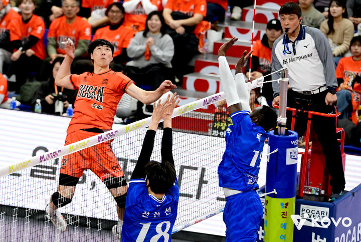 [서울=뉴시스]남자배구 OK저축은행 전광인. (사진=KOVO 제공)