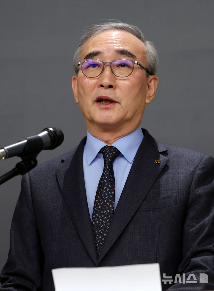 [서울=뉴시스] 홍효식 기자 = 김영섭 KT 대표이사. 2025.12.30. yesphoto@newsis.com