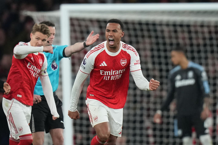 EPL1位アーセナルがアストン・ヴィラに4-1で勝利…公式戦12連勝