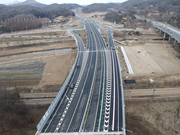 [대전=뉴시스]계룡 국토대체 우회도로 임시개통. 2025. 12. 31 photo@newsis.com *재판매 및 DB 금지