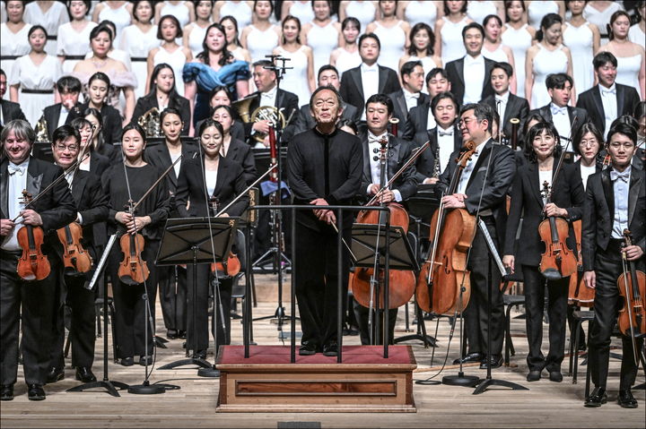 [서울=뉴시스] 지난 30일 서울 종로구 세종문화회관 대극장에서 열린 '정명훈 x KBS교향악단 베토벤 9' 공연 장면. (사진=세종문화회관 제공) 2025.12.31. photo@newsis.com *재판매 및 DB 금지