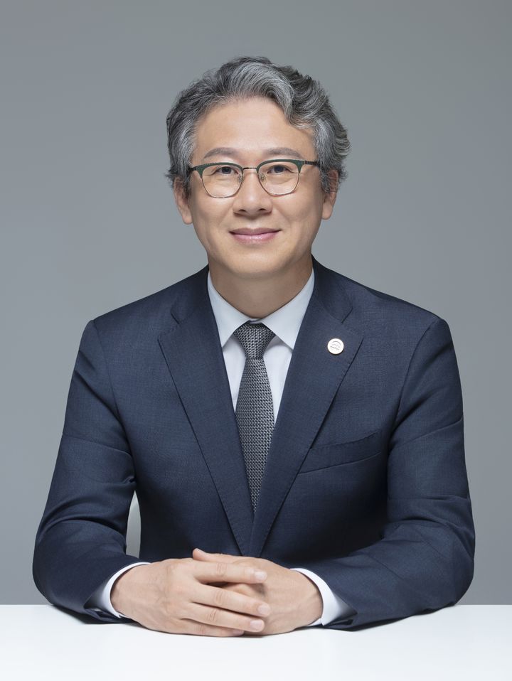 엄기욱 군산대 총장 직무대리 *재판매 및 DB 금지