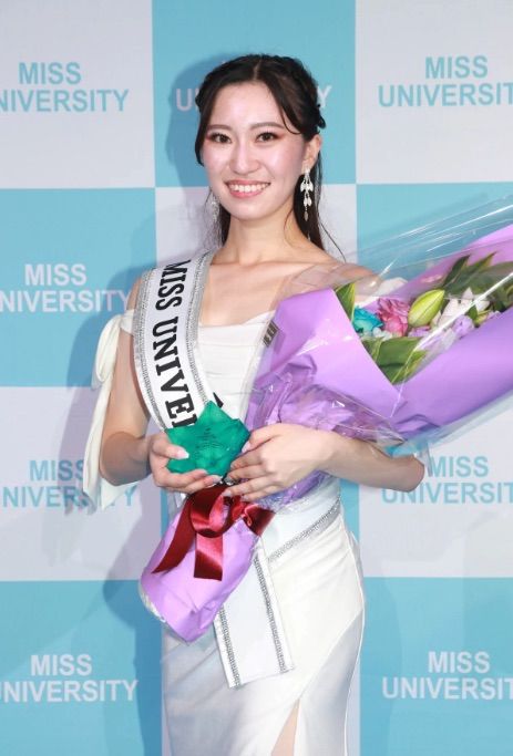 [뉴시스] '2025 미스 유니버시티 일본대회'에서 3위를 차지한 시즈오카 대표 야마모토 모모카양. (사진=데뷰) 2025.12.31 *재판매 및 DB 금지