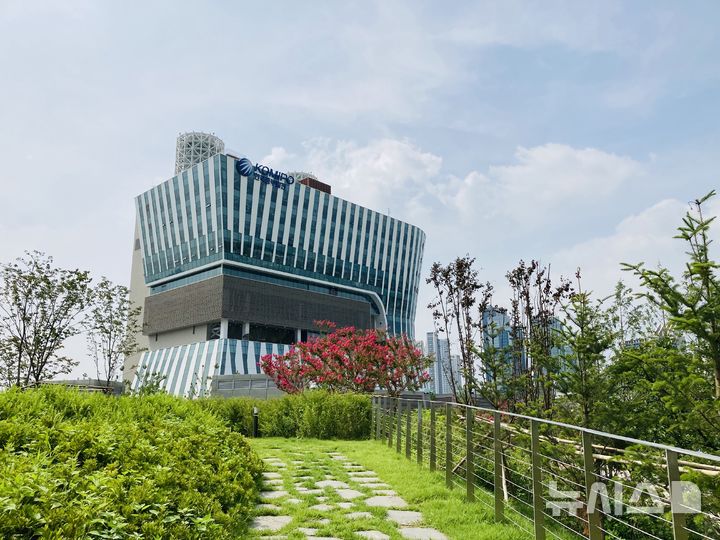 [세종=뉴시스]한국중부발전 서울발전본부 전경.(사진=중부발전 제공)