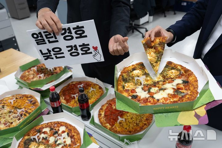 [서울=뉴시스] 이재명 대통령이 31일 경호 근무자들에게 피자를 보내며 노고를 격려했다. 사진=대통령경호처 제공. 2025.12.31