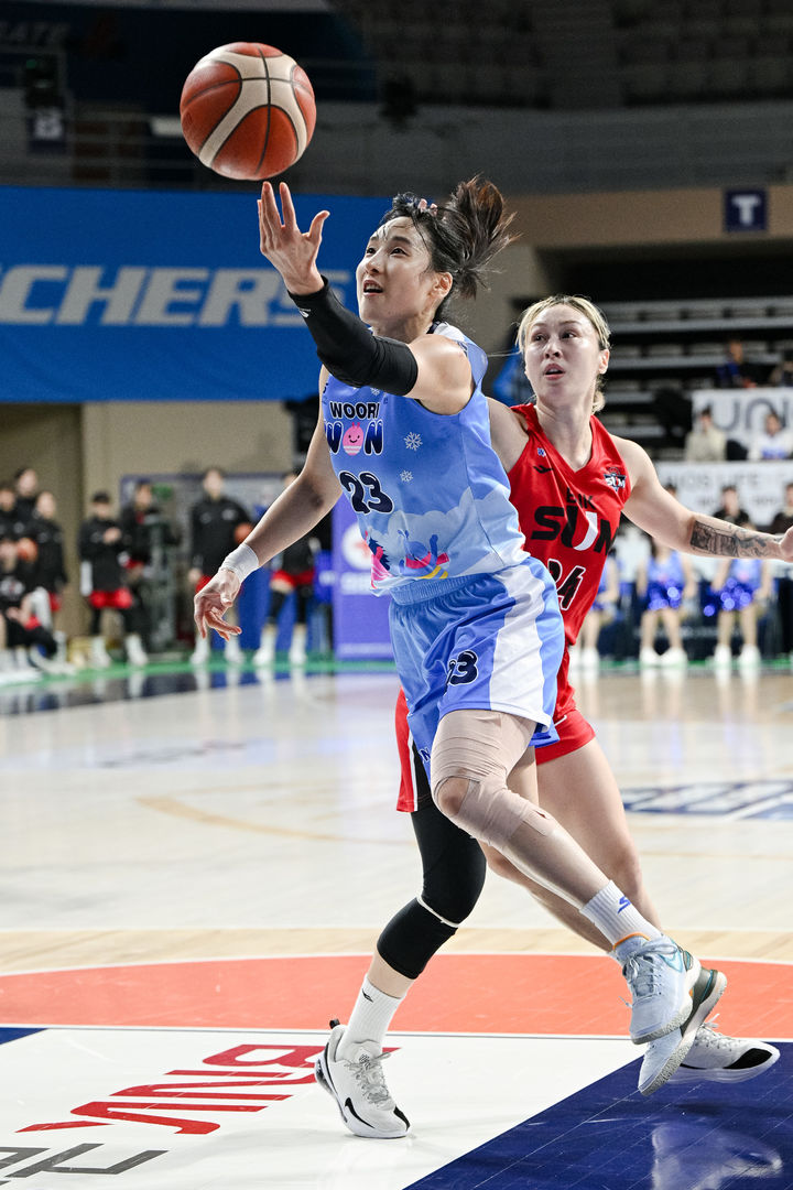 [서울=뉴시스] 여자프로농구 아산 우리은행의 김단비. (사진=WKBL 제공) *재판매 및 DB 금지