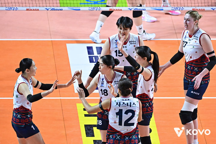 [서울=뉴시스] 여자 프로배구 현대건설. (사진=KOVO 제공). 2025.12.31. *재판매 및 DB 금지