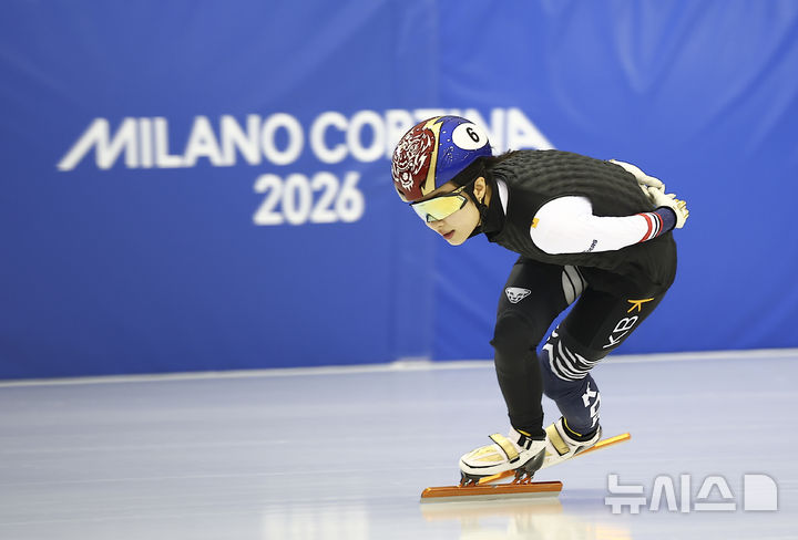 [진천=뉴시스] 김근수 기자 = 쇼트트랙 국가대표 김길리가 지난 23일 충북 진천국가대표선수촌에서 신년 훈련을 하고 있다. 2026.01.01. ks@newsis.com
