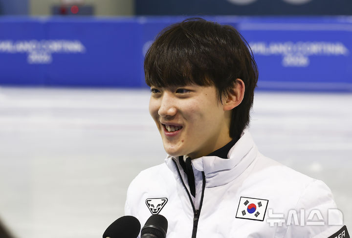 [진천=뉴시스] 김근수 기자 = 쇼트트랙 국가대표 임종언이 지난 23일 충북 진천국가대표선수촌에서 신년 훈련을 마치고 인터뷰를 하고 있다. 2026.01.01. ks@newsis.com