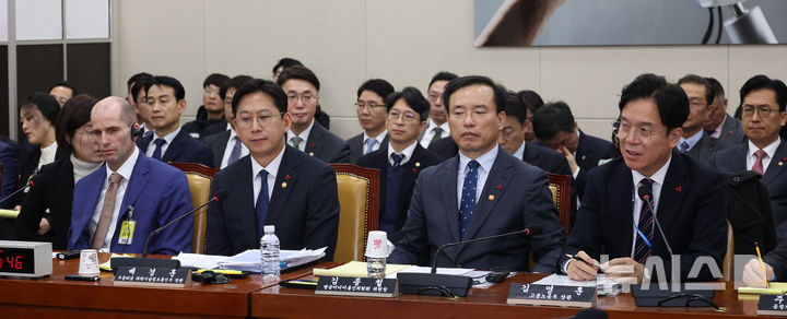 노동부, 쿠팡 '산재은폐·불법파견' 의혹 조사 TF 구성…"관용 없다"