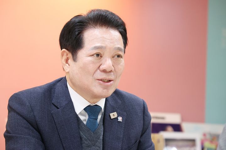 '선거법 위반' 최대호 안양시장, 피의자 신분 경찰 조사