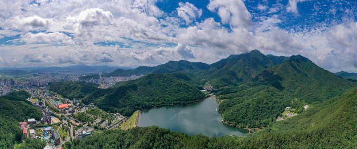 [구미=뉴시스] 금오산 저수지. (사진=구미시 제공) 2026.01.01 photo@newsis.com *재판매 및 DB 금지