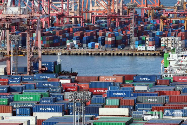 정부 "경기 회복 흐름 지속…중동 지정학적 불확실성은 우려"(종합)