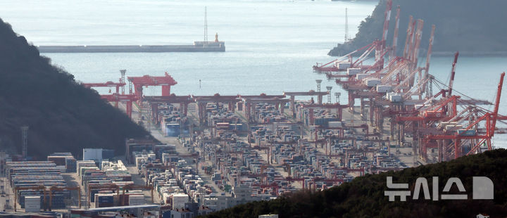 2년 연속 7000억불 향한 산뜻한 출발…반도체 훈풍에 일평균 수출↑