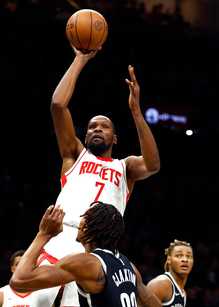 [뉴욕=AP/뉴시스] 미국프로농구(NBA) 휴스턴 로키츠의 케빈 듀랜트. 2026.01.01.