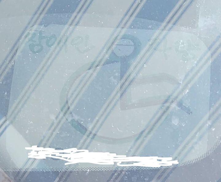 [뉴시스]장애인사용자동차 표지를 그려서 사용한 차주의 사례가 화제다. (사진 = 보배드림 캡처) *재판매 및 DB 금지