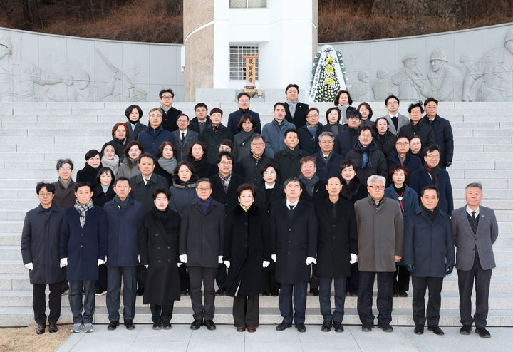  *재판매 및 DB 금지