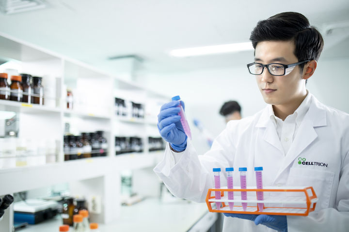 '쌍두마차' 셀트리온·삼성바이오..."올해 '5조 클럽' 도전" - 뉴스 썸네일 이미지