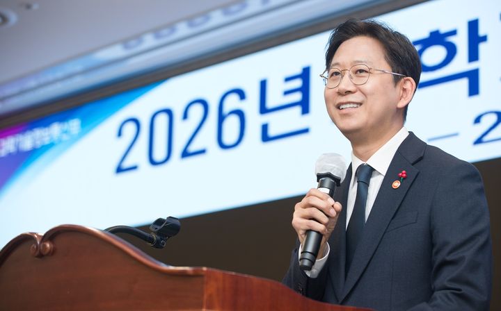 [서울=뉴시스] 배경훈 부총리 겸 과학기술정보통신부 장관이 2일 오전 세종특별자치시 정부세종청사에서 열린 '2026 과학기술정보통신부 시무식' 에서 신년사를 하고 있다. (사진=과기정통부 이영규) *재판매 및 DB 금지