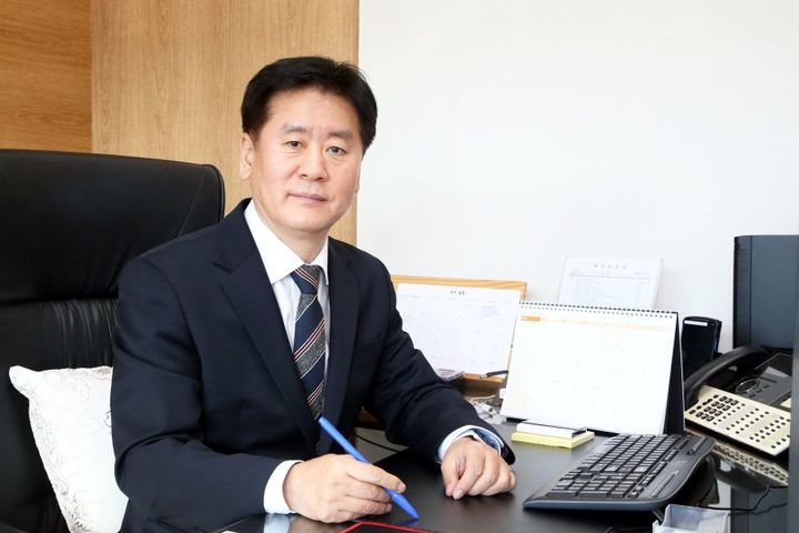 [홍천=뉴시스] 강원 홍천군은 2일 박광용 전 강원특별자치도 산업 국장이 제 32대 홍천군 부군수로 취임했다고 밝혔다. (사진=홍천군 제공) 2026.01.02. photo@newsis.com *재판매 및 DB 금지