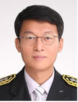 [대구=뉴시스] 제8대 대구 강서소방서장에 신기선(57) 소방정이 취임했다. (사진=대구 강서소방서 제공) 2026.01.02. photo@newsis.com *재판매 및 DB 금지