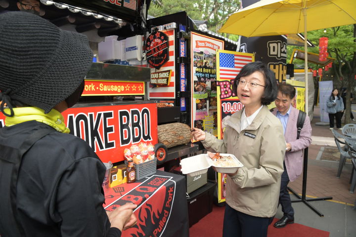 "이제 소주·맥주도 가능"…푸드트럭, 메뉴판 다양해진다