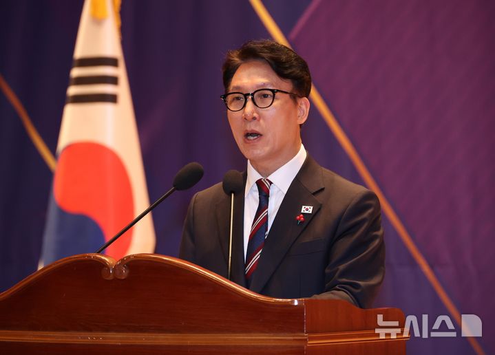 [세종=뉴시스] 강종민 기자 = 김민석 국무총리가 2일 세종시 정부세종청사 대강당에서 열린 2026 정부 시무식에서 발언하고 있다. 2026.01.02. ppkjm@newsis.com