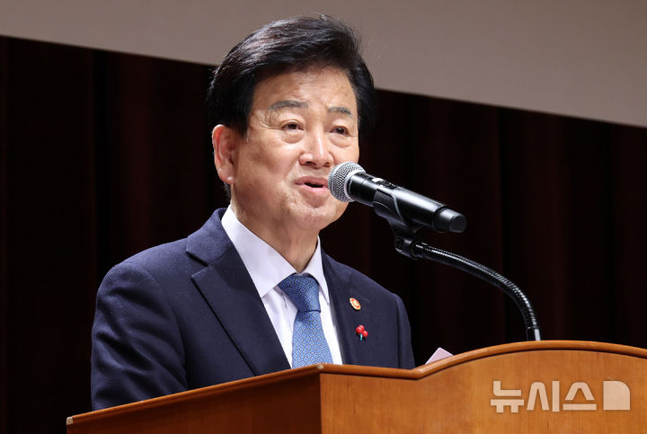 정동영 "장막 걷고 대륙으로 가는 도로·철도 다시 열어야"