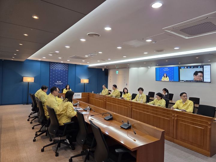 외교부, 미 베네수 공습에 상황점검회의…교민 철수 가능성 대비