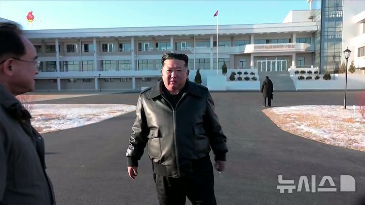 北 김정은, 생존 위협 느꼈나…'마두로 체포' 다음날 미사일 도발·사상 강조