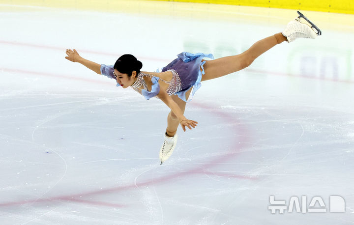 [서울=뉴시스] 박주성 기자 = 3일 서울 목동아이스링크에서 열린 피겨스케이팅 국가대표 최종 선발전을 겸한 제80회 전국남녀 피겨스케이팅 종합선수권대회 쇼트 프로그램 경기에서 이해인 선수가 연기를 펼치고 있다. 2026.01.03. park7691@newsis.com