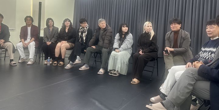 [서울=뉴시스] 이재훈 기자 = 4일 오후 서울 대학로 아르코꿈밭극장에서 열린 '2026 광석이 다시 만나기' 공연 전 뮤지션들이 간담회에서 이야기하고 있다. 2026.01.04. realpaper7@newsis.com *재판매 및 DB 금지