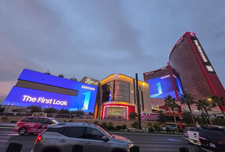 [라스베이거스=뉴시스]세계 최대 전자 전시회 CES 2026가 열리는 미국 라스베이거스 위치한 리조트월드 호텔 외경. (사진 = 삼성전자) 2026.01.04. photo@newsis.com *재판매 및 DB 금지