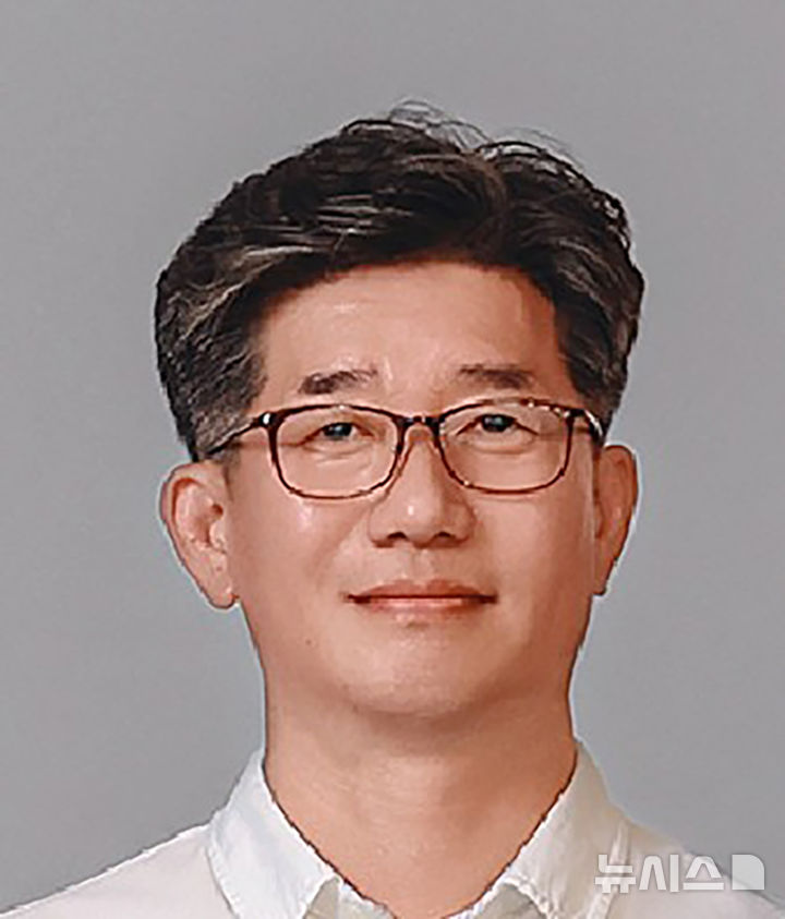 [광주=뉴시스] 광주교통공사 황연호 팀장 제137회 전기응용기술사 합격. (사진=광주교통공사 제공) 2026.01.04. photo@newsis.com *재판매 및 DB 금지