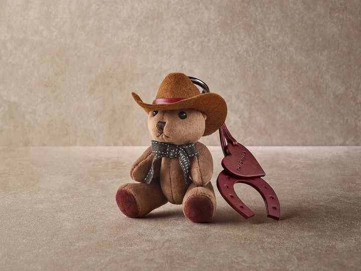 [서울=뉴시스] 서울신라호텔이 출시한 신라베어 '카우보이' 에디션.(사진=호텔신라 제공) *재판매 및 DB 금지