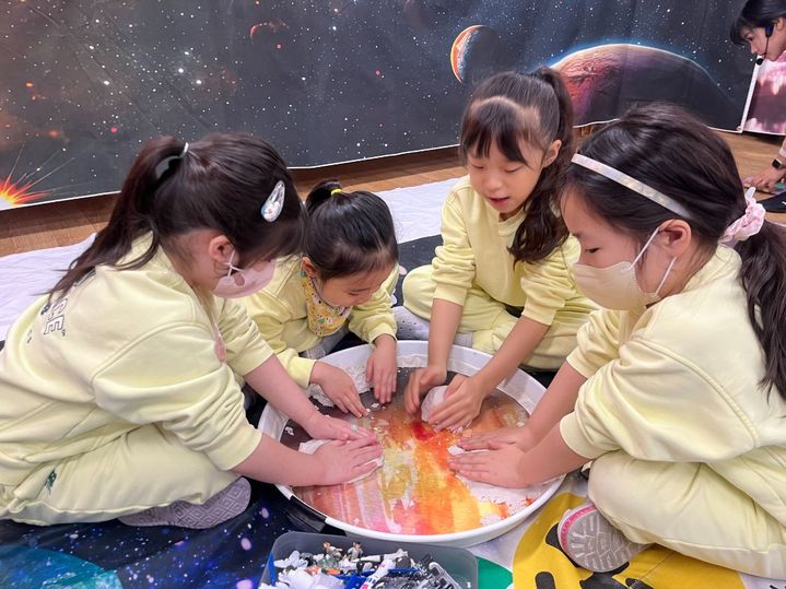  *재판매 및 DB 금지