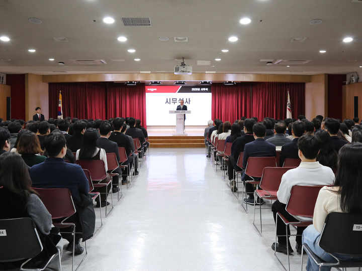 "바이오 뜬다" 기대 큰 데…경영진은 일제히 "위기", 왜?