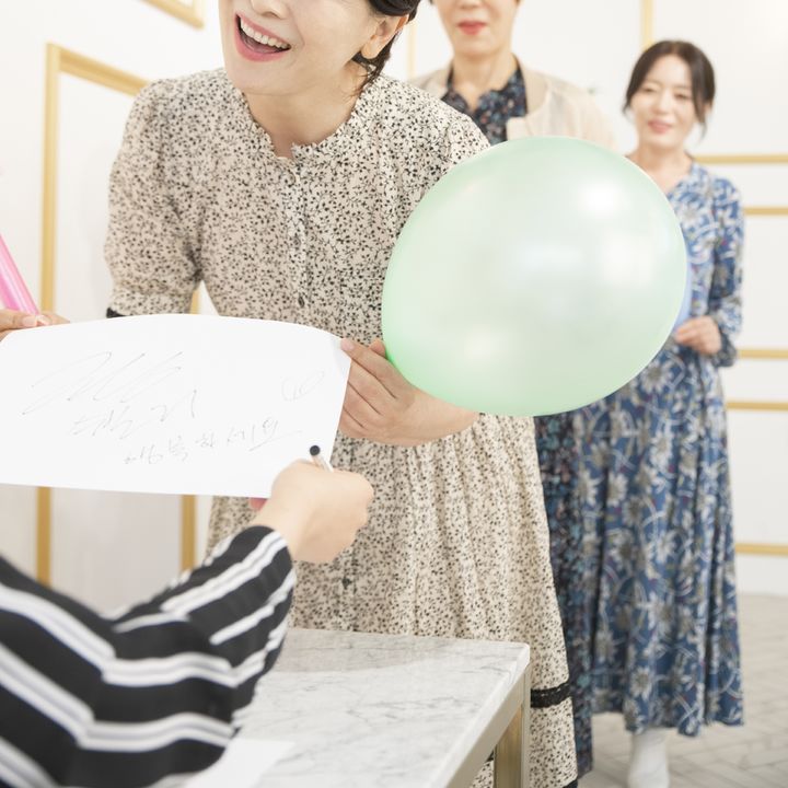 "우리오빠 떨어지면 책임질 거냐"…아내 덕질, 이혼사유 될까