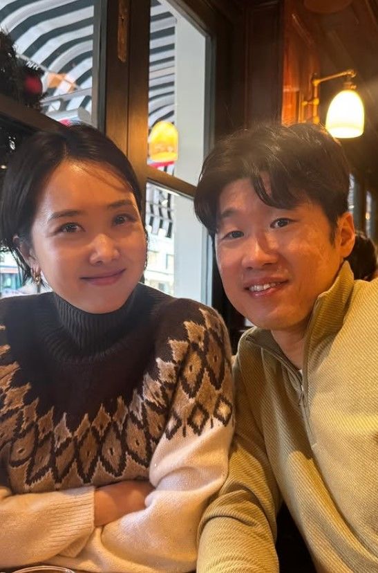 박지성♥김민지, 새해맞이 근황…훌쩍 큰 딸·아들 공개