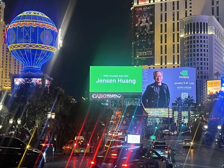 [라스베이거스=뉴시스]이현주 기자 = 젠슨 황 CEO의 특별연설을 알리는 전광판. 2026.01.04. lovelypsyche@newsis.com *재판매 및 DB 금지