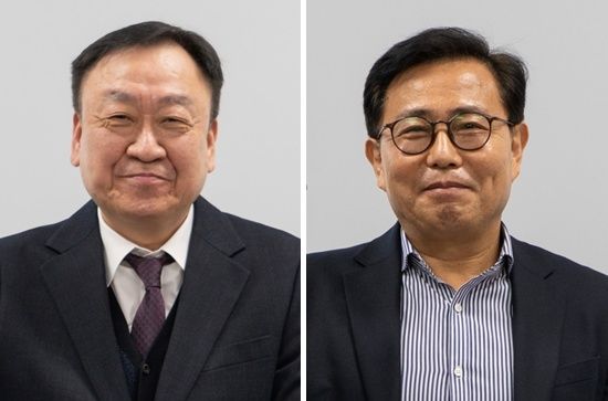 [수원=뉴시스] 표명구(왼쪽) 신임 경기신문 경기본사 사장과 최인진 신임 경기신문 경기본사 편집국장. (사진=경기신문 제공) 2026.01.05. photo@newsis.com *재판매 및 DB 금지
