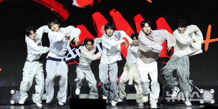 아이덴티티 예스위아 "한 번도 경험하지 못한 무대 기대하세요"